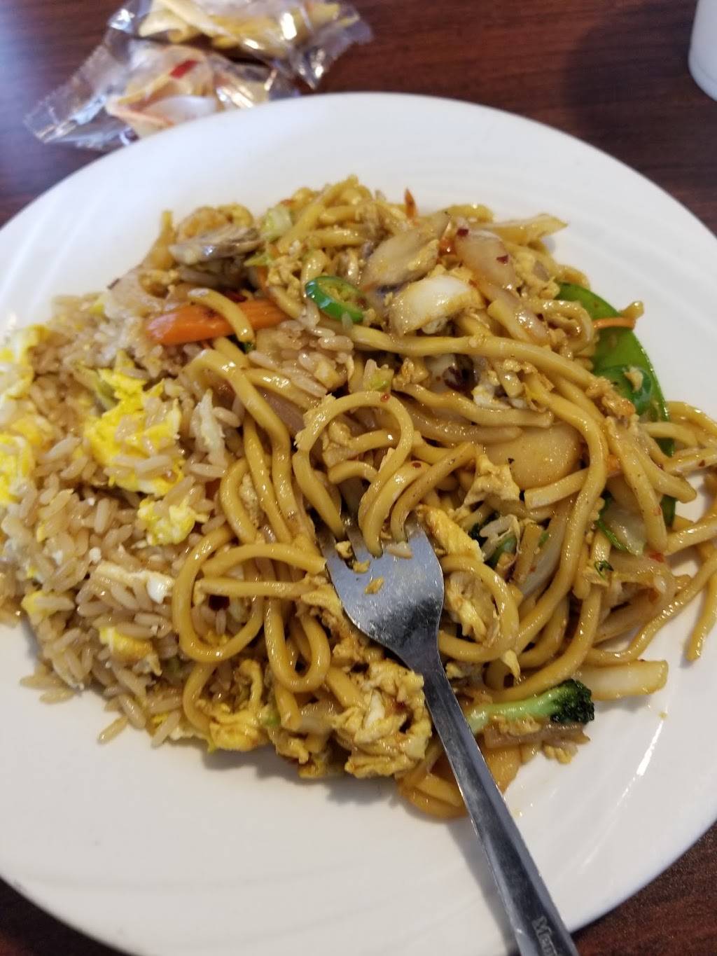 Mr. Ginger | restaurant | 1017 Main Ave, De Pere, WI 54115, USA | 9203388889 OR +1 920-338-8889