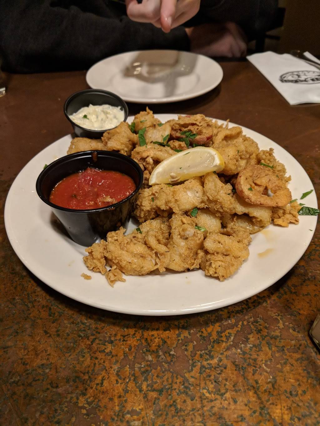 First & Last Tavern Avon | restaurant | 26 W Main St, Avon, CT 06001, USA | 8606762000 OR +1 860-676-2000