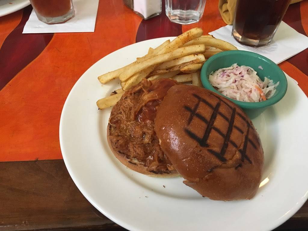 Thunder Grill | restaurant | 50 Massachusetts Ave NE, Washington, DC 20002, USA | 2028980051 OR +1 202-898-0051