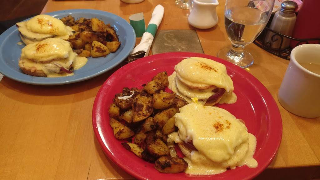 The Lone Wolf | restaurant | 63 Main St, Amherst, MA 01002, USA | 4132564643 OR +1 413-256-4643