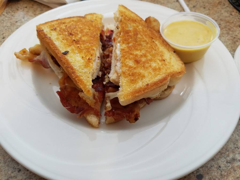 Tip Top Restaurant & Catering | restaurant | 3428 Darrow Rd, Stow, OH 44224, USA | 3306883171 OR +1 330-688-3171