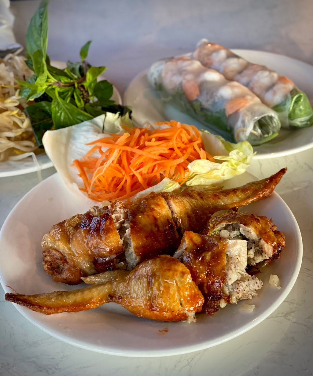Pho Duc | restaurant | 5224 S State Hwy 360 Suite 240, Grand Prairie, TX 75052, USA | 2144445545 OR +1 214-444-5545