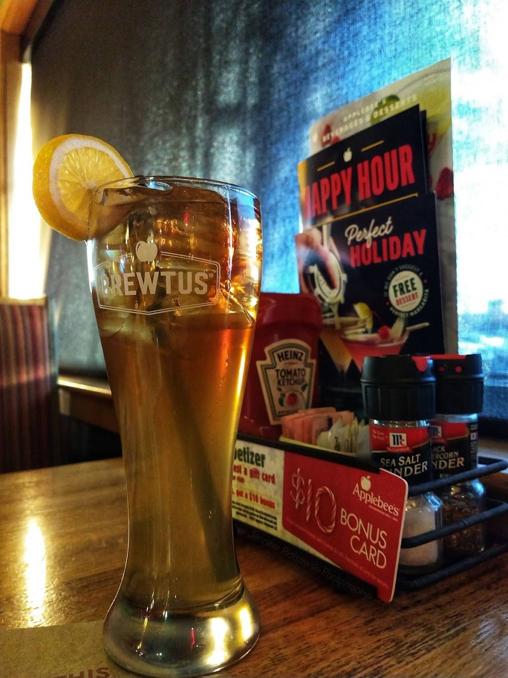 Applebees Grill + Bar | restaurant | 922 S 4th Ave, Brighton, CO 80601, USA | 7206851095 OR +1 720-685-1095