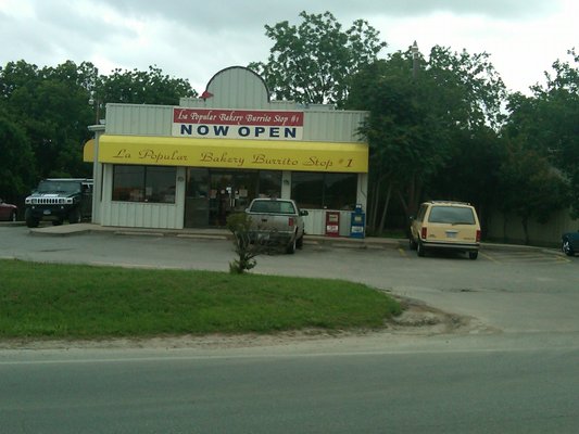 La Popular Bakery Burrito Stop | bakery | 3001 S Treadaway Blvd, Abilene, TX 79602, USA | 3256952670 OR +1 325-695-2670