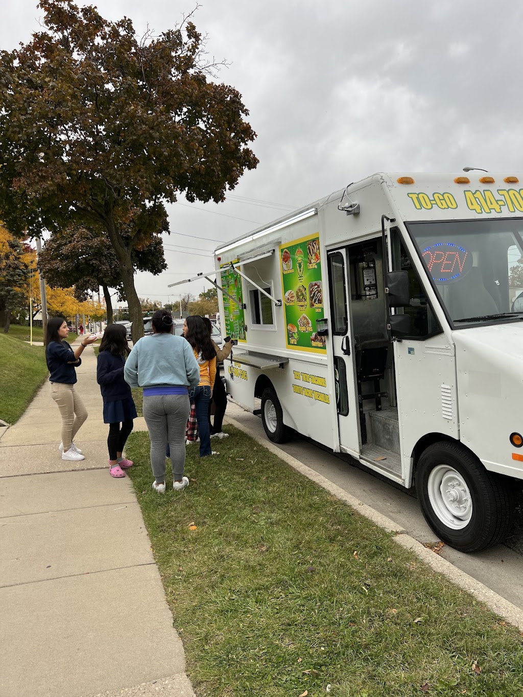 Tacos la Fiera | restaurant | 4743 South 13th Street, Milwaukee, WI 53221, USA | 4147087585 OR +1 414-708-7585