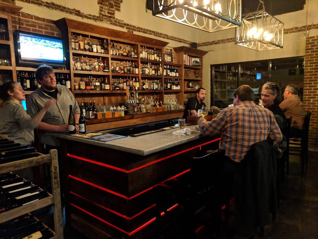 The Walnut Kitchen | restaurant | 606 High St, Maryville, TN 37804, USA | 8659808228 OR +1 865-980-8228