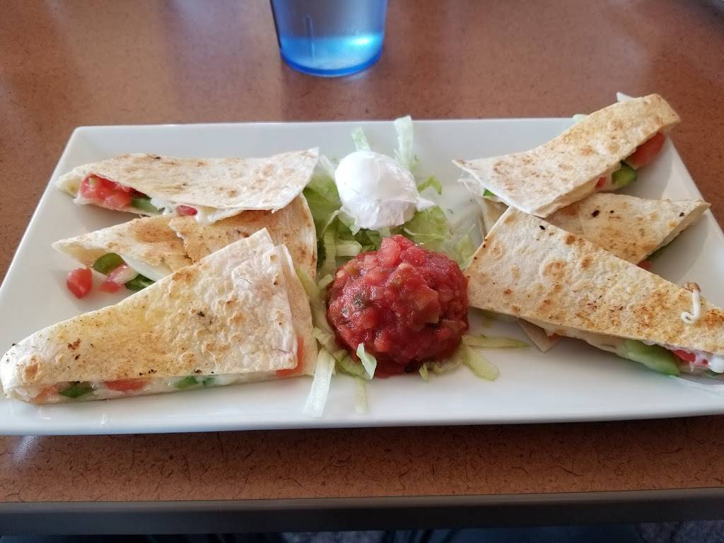 Platas Restaurant | restaurant | 2702 Shopko Dr, Madison, WI 53704, USA | 60824418222 OR +1 608-244-1822 ext. 2