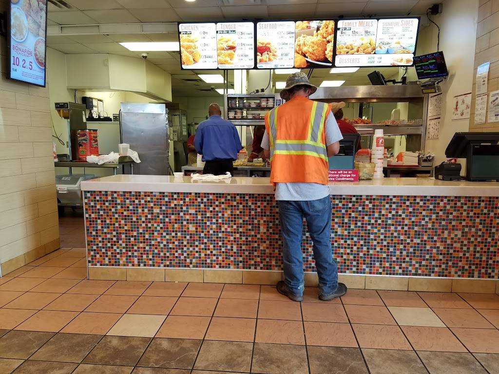 Popeyes Louisiana Kitchen | restaurant | 1430 E Brooks Rd, Memphis, TN 38116, USA | 9013968763 OR +1 901-396-8763