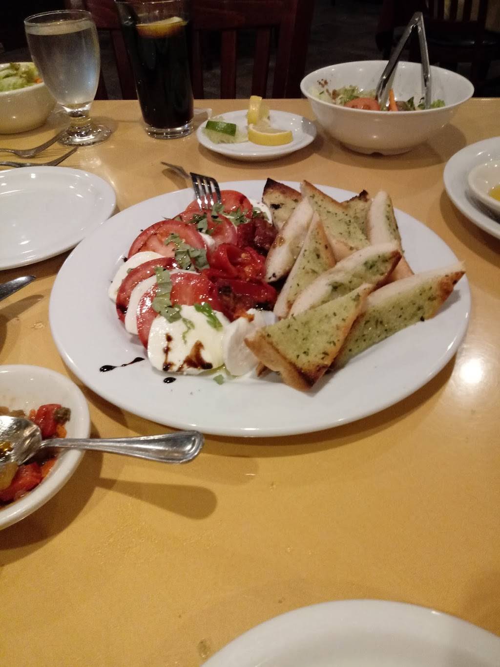 Fratelli | restaurant | 2507 Eastchester Rd, Bronx, NY 10469, USA | 7185472489 OR +1 718-547-2489