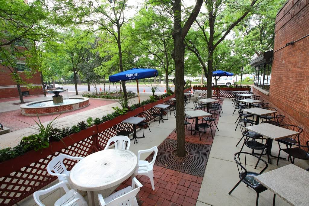 Tufanos Vernon Park Tap | restaurant | 1073 W Vernon Park Pl, Chicago, IL 60607, USA | 3127333393 OR +1 312-733-3393