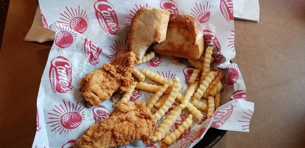 Raising Canes Chicken Fingers | meal takeaway | 18200 Cottonwood Dr, Parker, CO 80138, USA | 3038411207 OR +1 303-841-1207