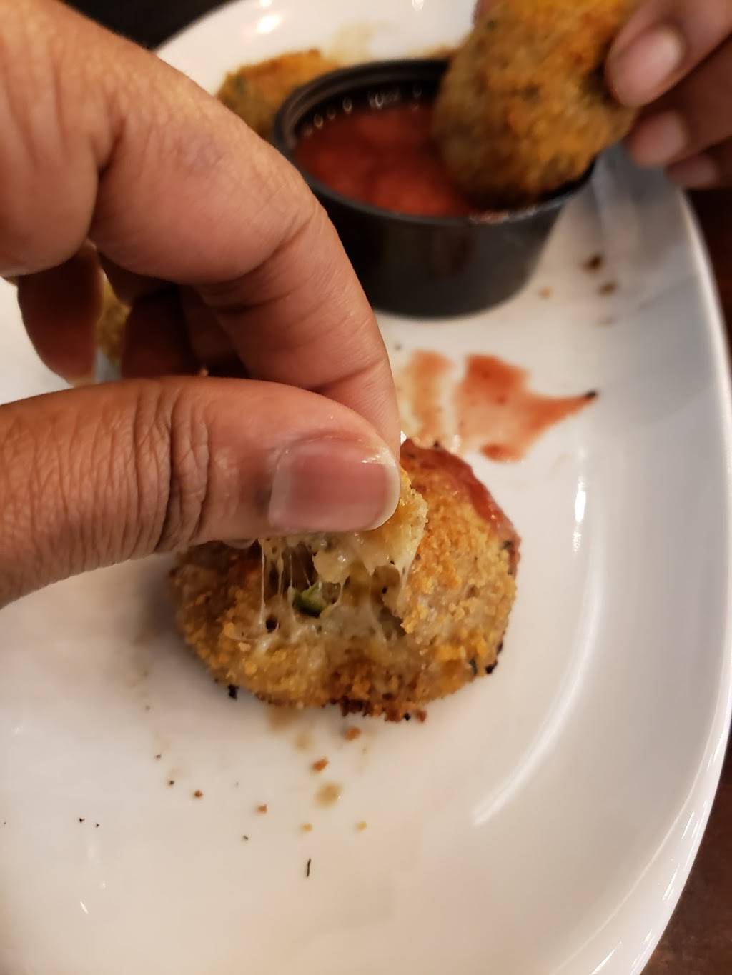 Sauce on the Side | restaurant | 1764 Wentzville Pkwy, Wentzville, MO 63385, USA | 6368569255 OR +1 636-856-9255