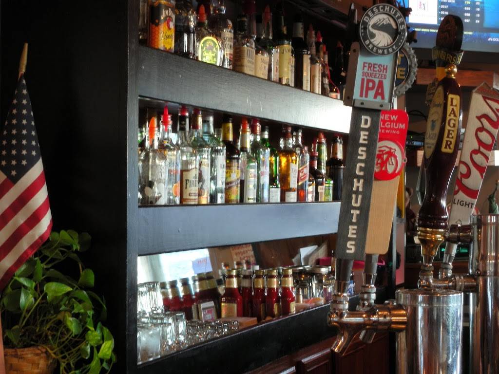 Moosies | restaurant | 16 Bridgewater Pointe Pl, Moneta, VA 24121, USA | 5407215255 OR +1 540-721-5255