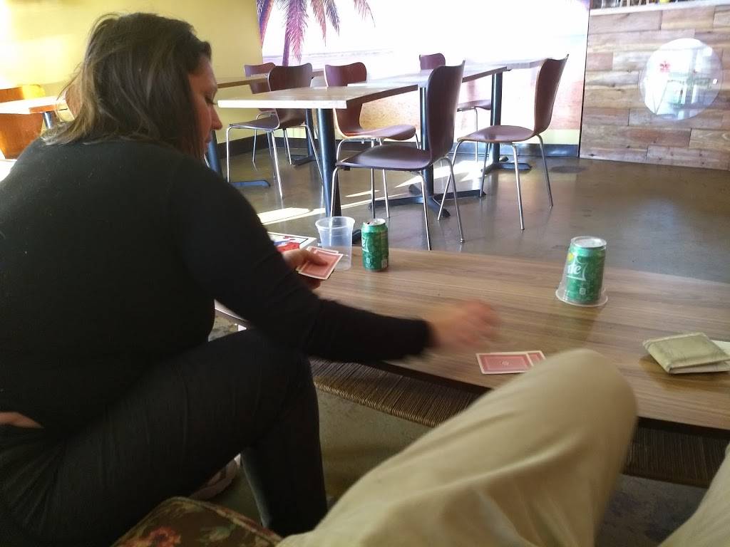 Shaka Shack Burgers | restaurant | 7574 Winnetka Ave, Winnetka, CA 91306, USA | 7472377353 OR +1 747-237-7353