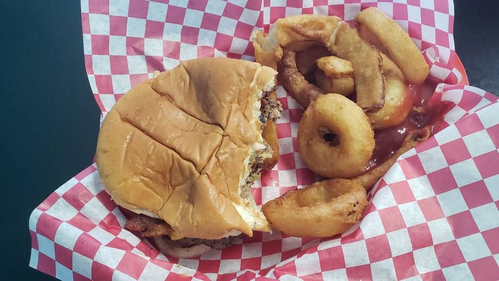 Commerce Hamburgers | restaurant | 788 S Broad St, Commerce, GA 30529, USA | 7067652827 OR +1 706-765-2827