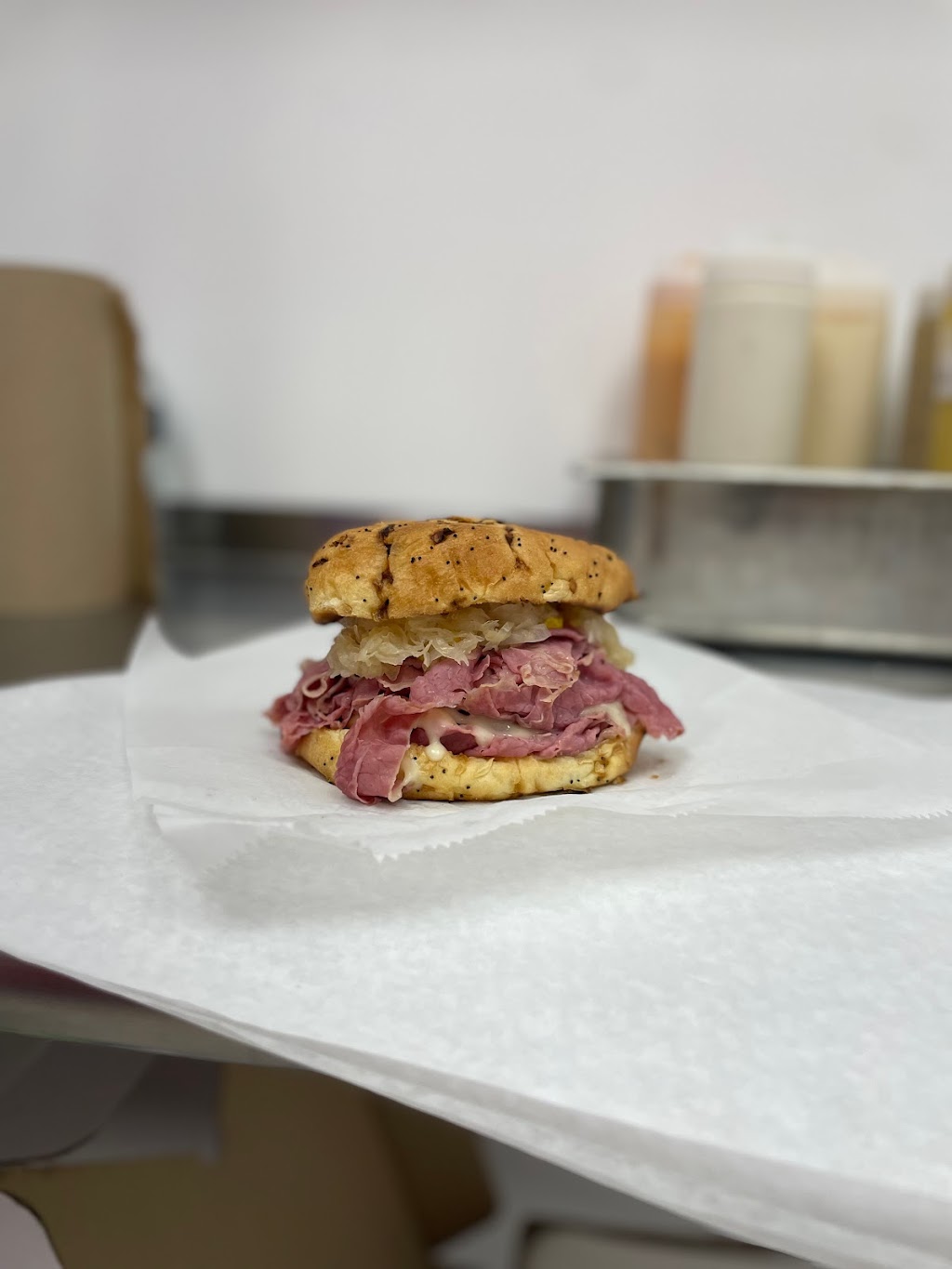 Ann Maries Corned Beef | restaurant | 21312 Hall Rd, Clinton Twp, MI 48038, USA | 5867418203 OR +1 586-741-8203