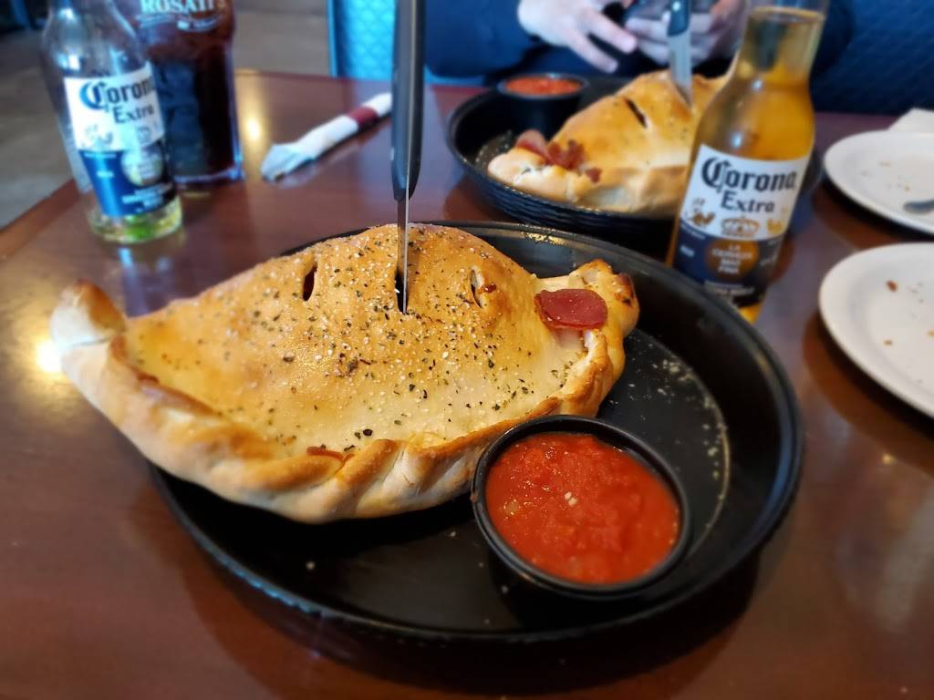 Rosatis Pizza | restaurant | 1907 Market Way, Watertown, WI 53094, USA | 9202614222 OR +1 920-261-4222