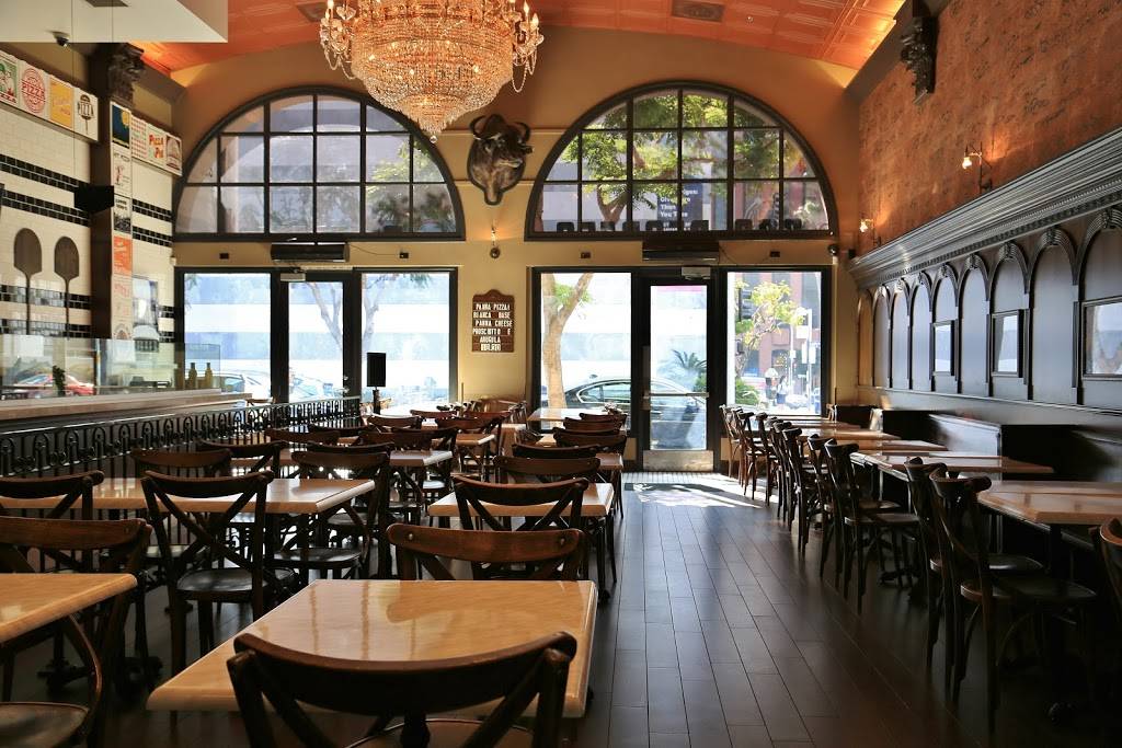 800 Degrees Woodfired Kitchen Westwood | restaurant | 10889 Lindbrook Dr, Los Angeles, CA 90024, USA | 3104431911 OR +1 310-443-1911