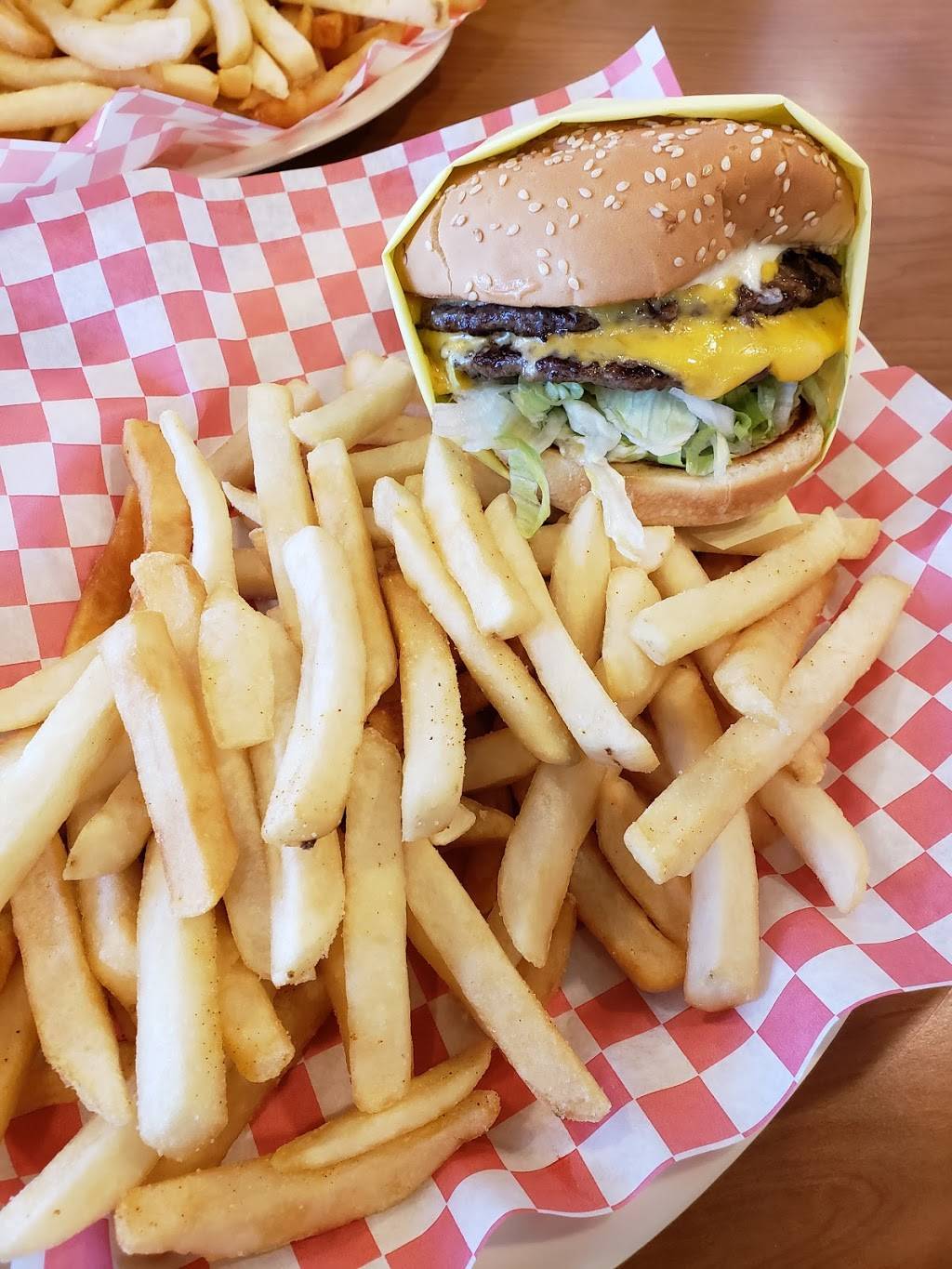Angelos Burgers | restaurant | 902 W Mission Blvd, Pomona, CA 91766, USA | 9098651480 OR +1 909-865-1480
