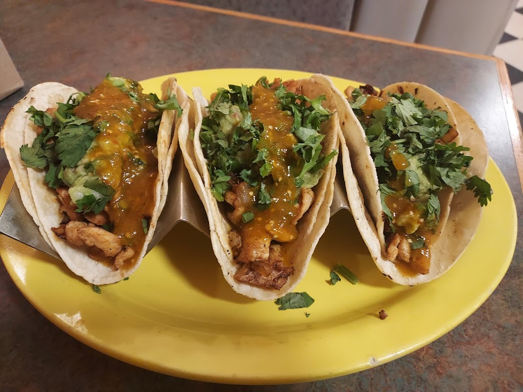 El Dorado Springs Mexican Restaurant and Cantina | restaurant | 200 N Main St, El Dorado Springs, MO 64744, USA | 4172966740 OR +1 417-296-6740