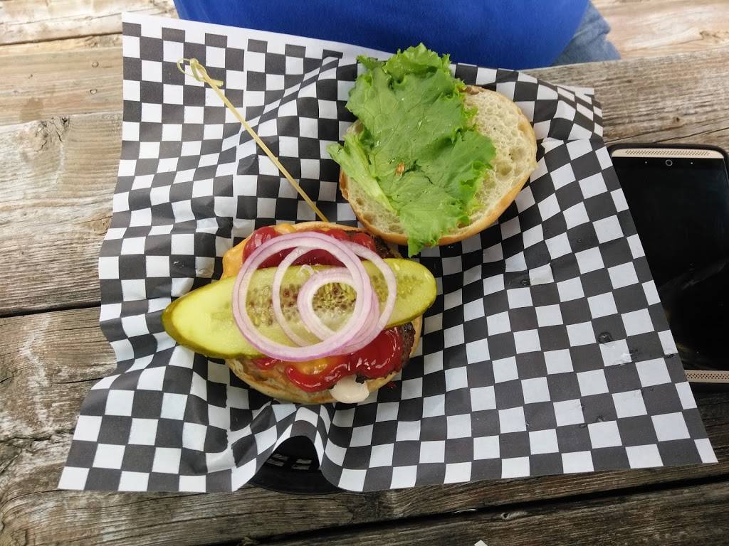 Jack Burger Pub | restaurant | 45 Duke St W, Kitchener, ON N2H 3W6, Canada | 5197442644 OR +1 519-744-2644