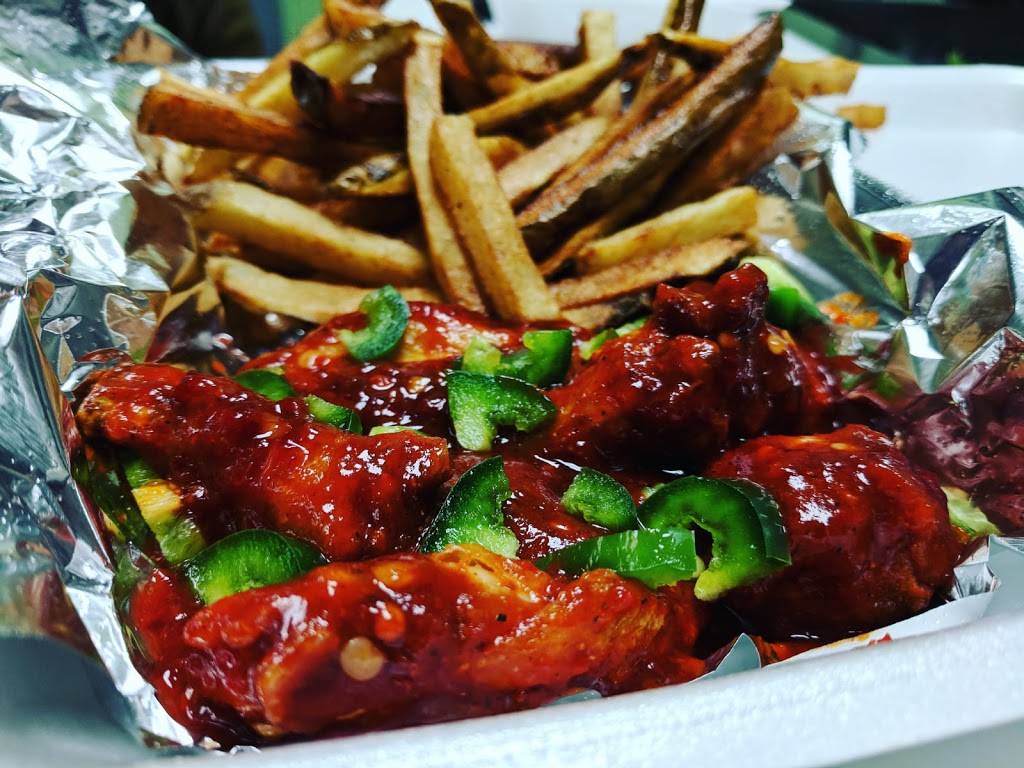 Blazing Burger N Wings | restaurant | 2407 W Lawrence Ave, Chicago, IL 60625, USA | 7738786100 OR +1 773-878-6100