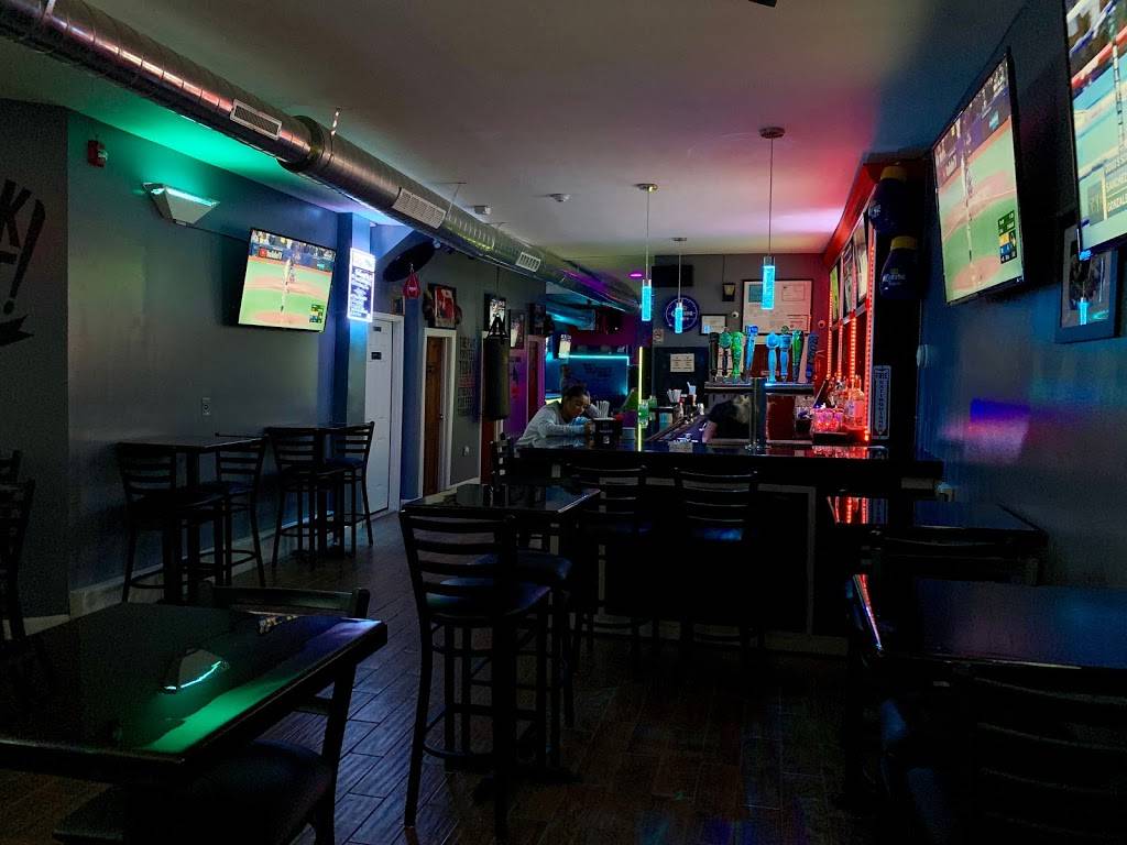 Knockout Sports Bar & Grill | night club | 4 Market St, Passaic, NJ 07055, USA | 9739286902 OR +1 973-928-6902