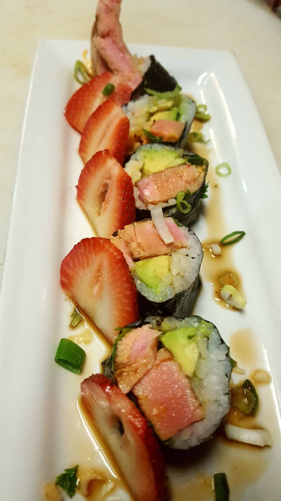 Rock Wrap & Roll | restaurant | 2187 N Clybourn Ave, Chicago, IL 60614, USA | 7734722800 OR +1 773-472-2800