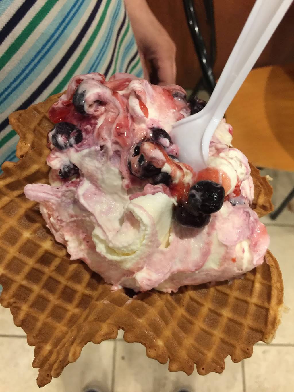 Cold Stone Creamery | bakery | 2091 Harbison Dr, Vacaville, CA 95688, USA | 7079995855 OR +1 707-999-5855