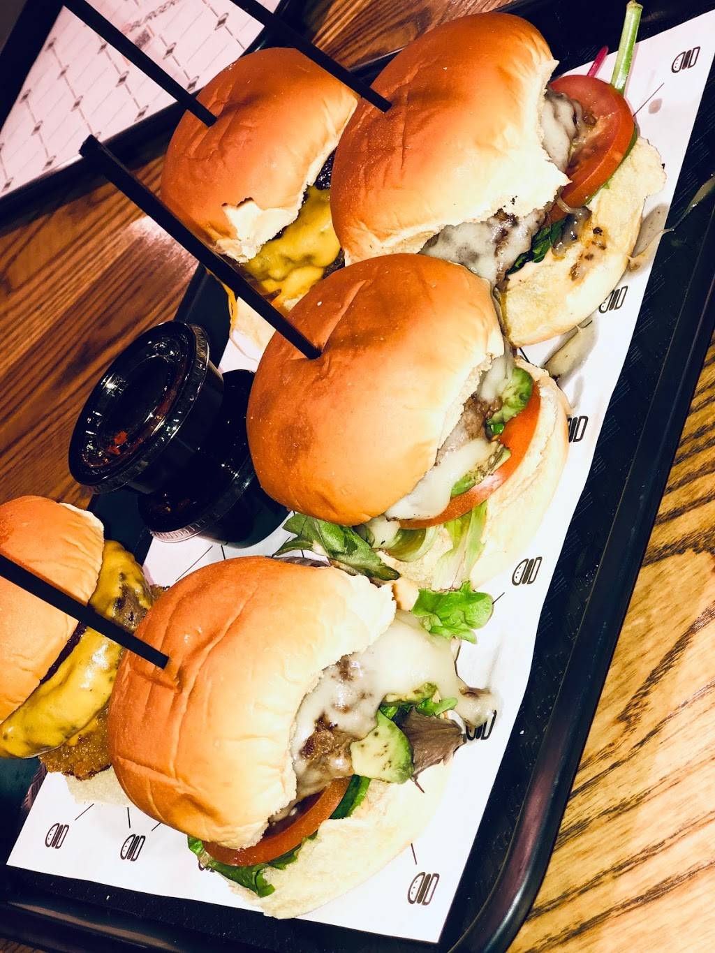 Burgerim Gourmet Burgers | restaurant | 30991 Five Mile Road b122, Livonia, MI 48154, USA | 7347446831 OR +1 734-744-6831