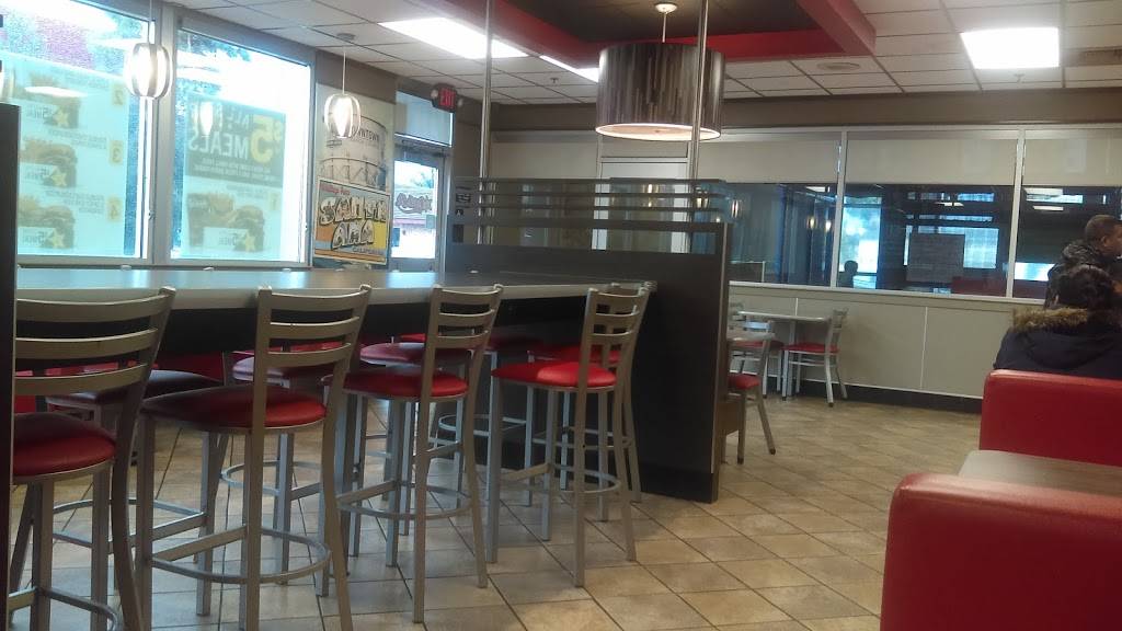 Carls Jr. | restaurant | 2511 S Bristol St, Santa Ana, CA 92704, USA | 7145572812 OR +1 714-557-2812