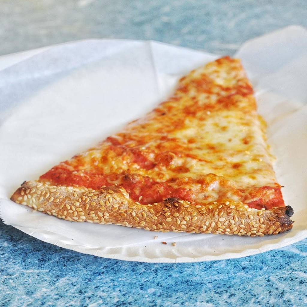 Ciccio Pizza | restaurant | 207 Avenue U, Brooklyn, NY 11223, USA | 7183729695 OR +1 718-372-9695