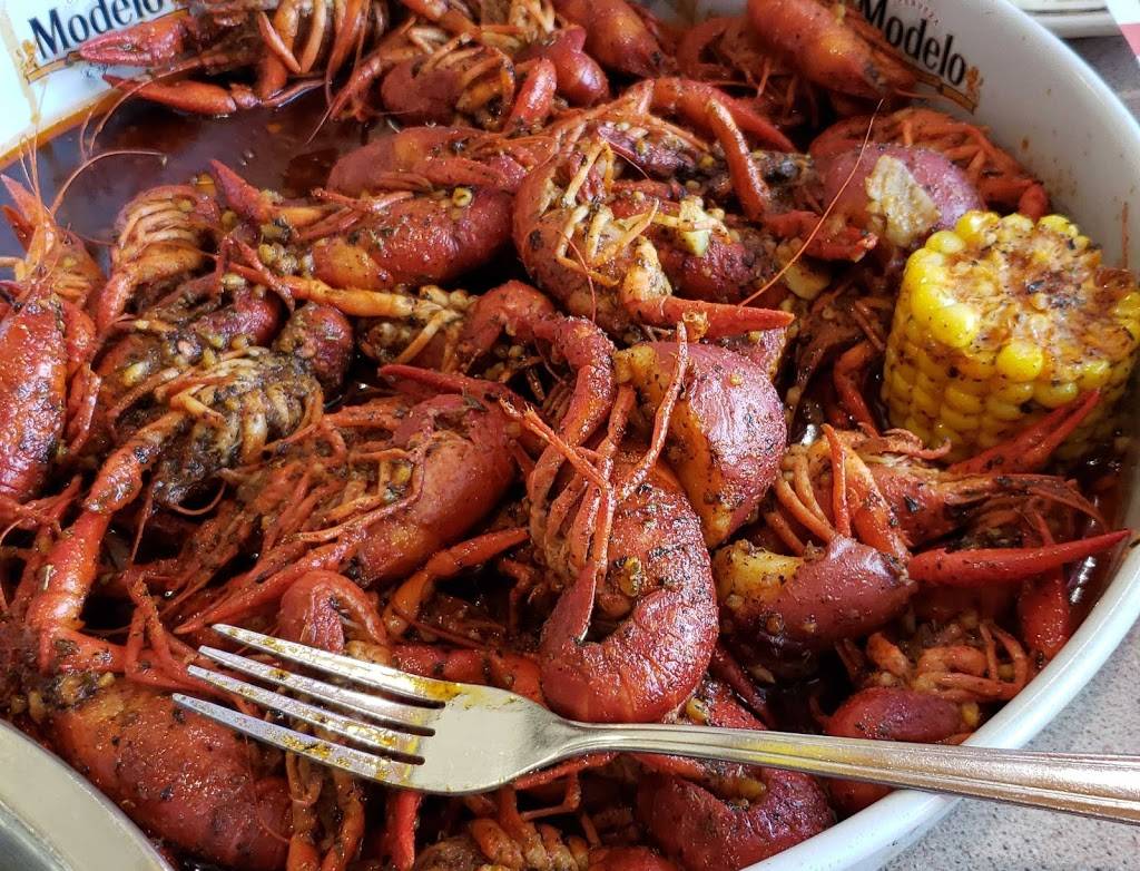 Fish N Tails Oyster Bar | restaurant | 1320 N Central Expy, Plano, TX 75074, USA | 9724220007 OR +1 972-422-0007