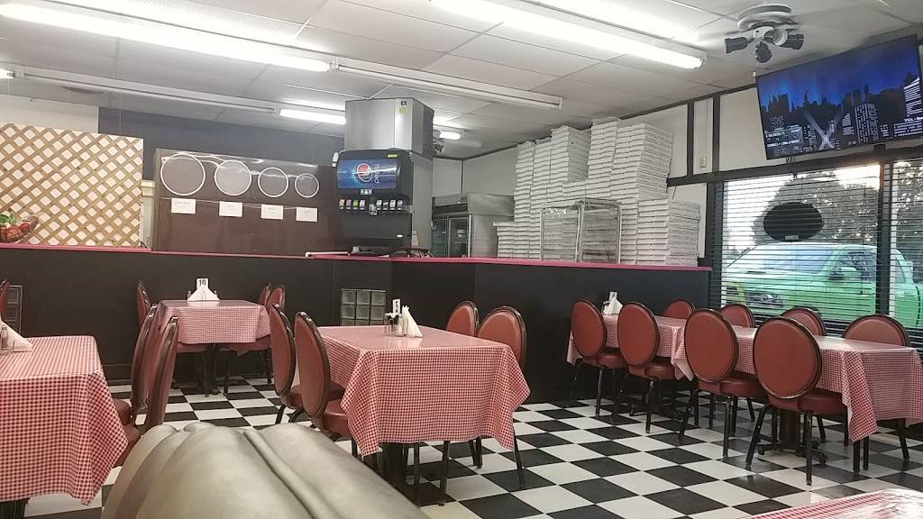 Marias Pizza | restaurant | 514 Green Park Ave, Colona, IL 61241, USA | 3092811135 OR +1 309-281-1135