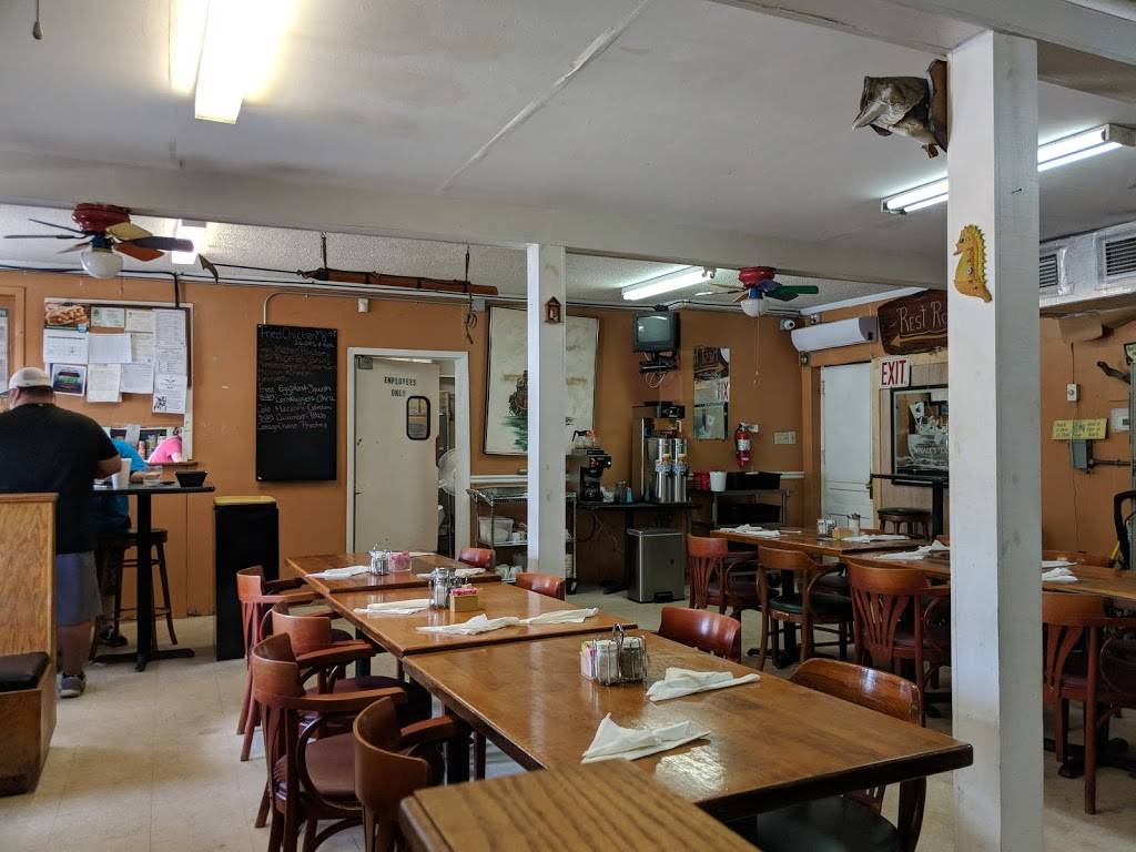 Steamboat Lillys | restaurant | 551429 US-1, Hilliard, FL 32046, USA | 9048451181 OR +1 904-845-1181