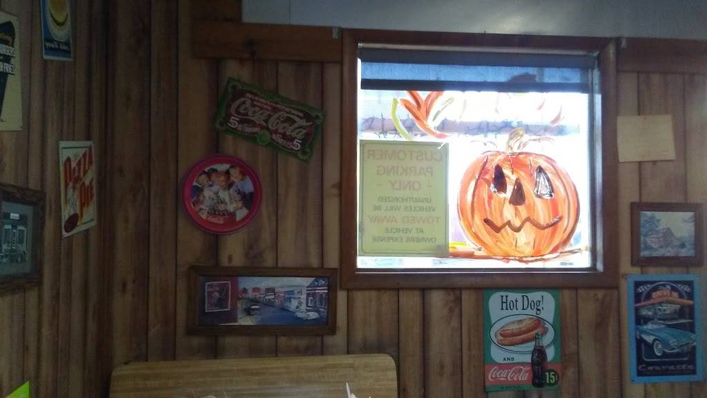 Frosty Boy Restaurant | restaurant | 19 E Main St, Knightstown, IN 46148, USA | 7653455656 OR +1 765-345-5656