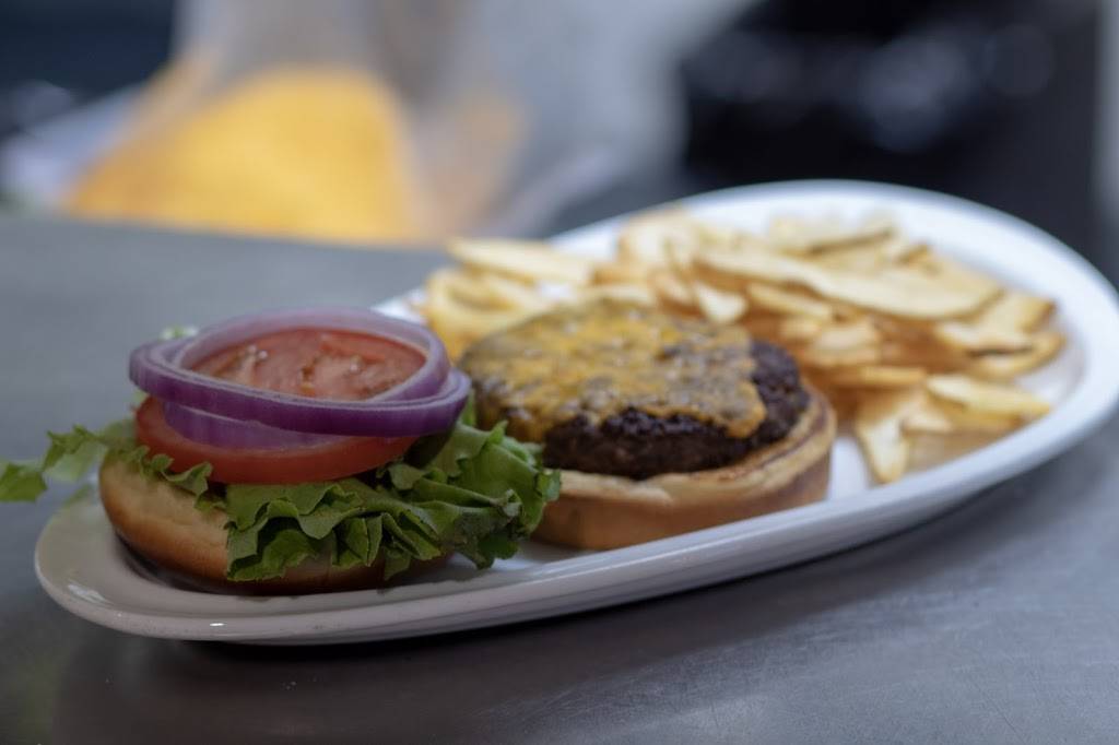 Devinos Sports Bar & Grill | restaurant | 4 Endicott St, Cincinnati, OH 45218, USA | 5139751004 OR +1 513-975-1004