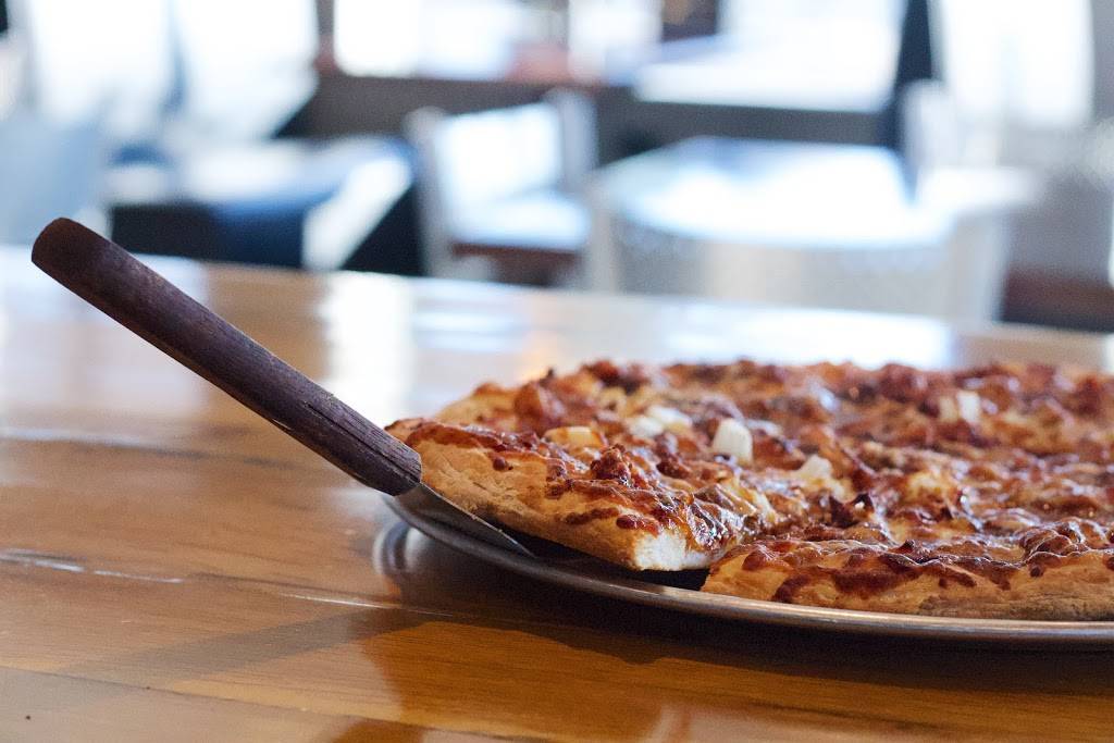 Martel’s Pizza | restaurant | 11 S Washington St, Du Quoin, IL 62832, USA | 6185424401 OR +1 618-542-4401