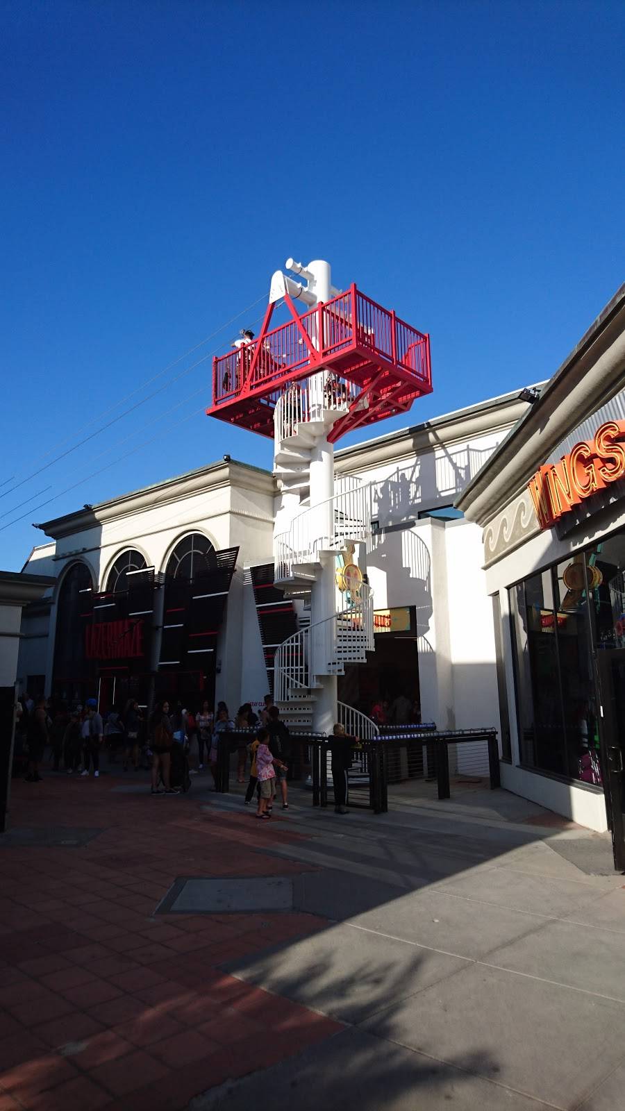 Beach House Grill | restaurant | 3125 Ocean Front Walk, San Diego, CA 92109, USA | 8582289283 OR +1 858-228-9283