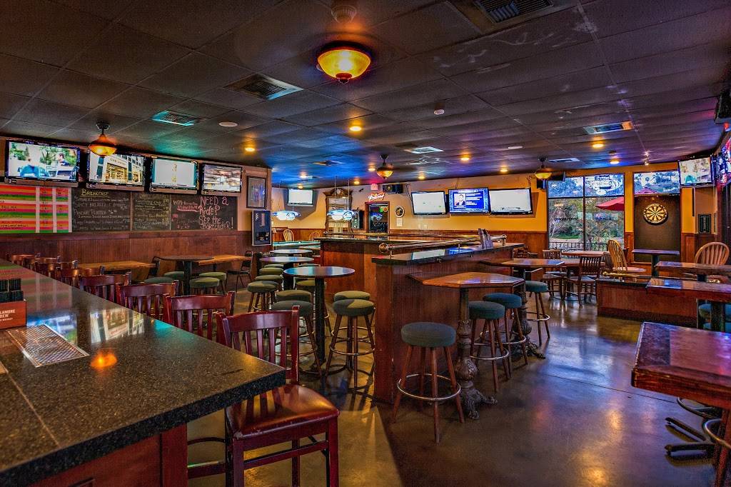Kelly’s Pub | restaurant | 15817 Bernardo Center Dr #113, San Diego, CA 92127, USA | 8586133649 OR +1 858-613-3649