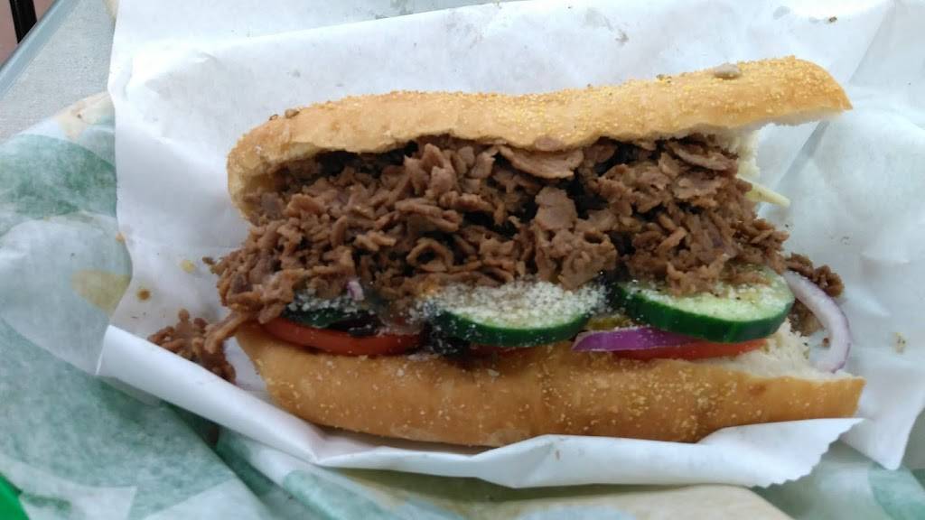 Subway | restaurant | 1601 18th Street, Silvis, IL 61282, USA | 3097960996 OR +1 309-796-0996