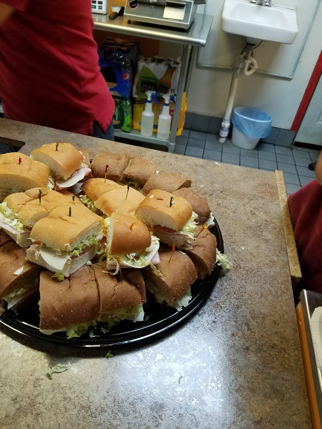 King Subs | restaurant | 2602 N Grand River Ave, Lansing, MI 48906, USA | 5173211441 OR +1 517-321-1441