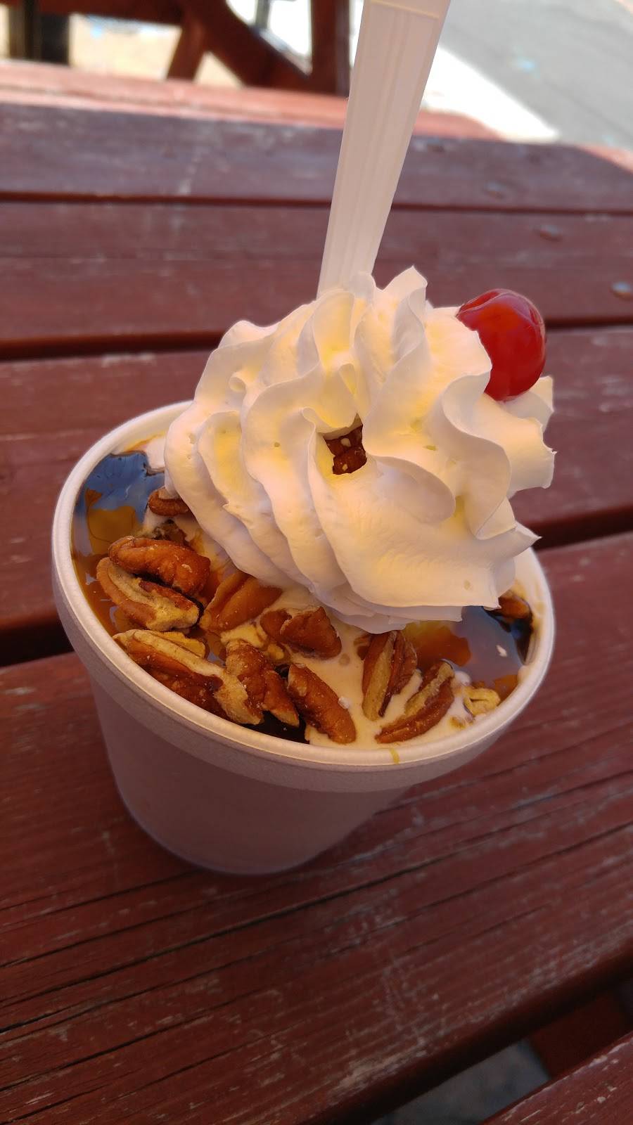Freds Frozen Custard & Grill | restaurant | 4726 W Vliet St, Milwaukee, WI 53208, USA | 4147716270 OR +1 414-771-6270