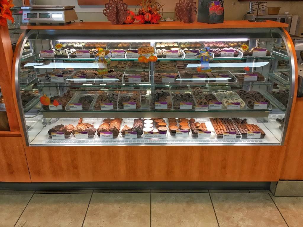 Cold Stone Creamery | bakery | 3900 Medina Rd Unit G, Fairlawn, OH 44333, USA | 3306654466 OR +1 330-665-4466