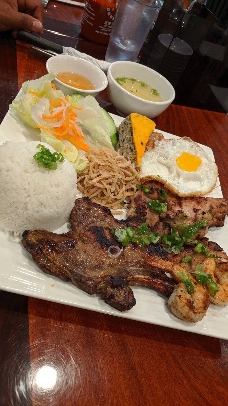 Pho Huong Que | restaurant | 200 International Blvd, Oakland, CA 94606, USA | 5107884282 OR +1 510-788-4282