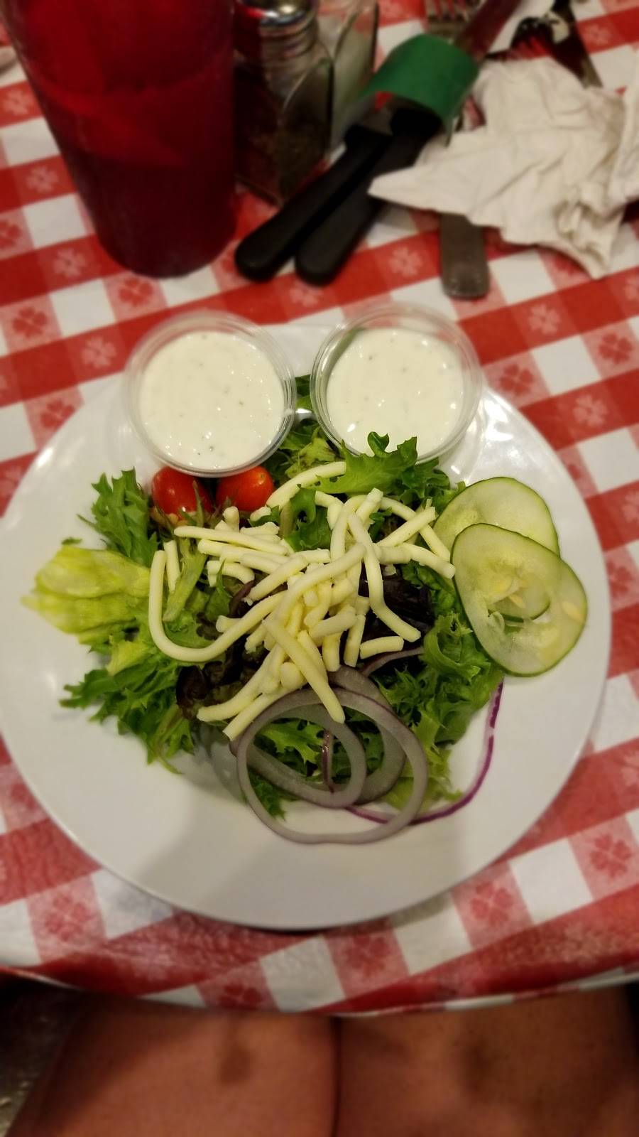 Calecos Bar & Grill | restaurant | 101 N Broadway, St. Louis, MO 63102, USA | 3144210708 OR +1 314-421-0708