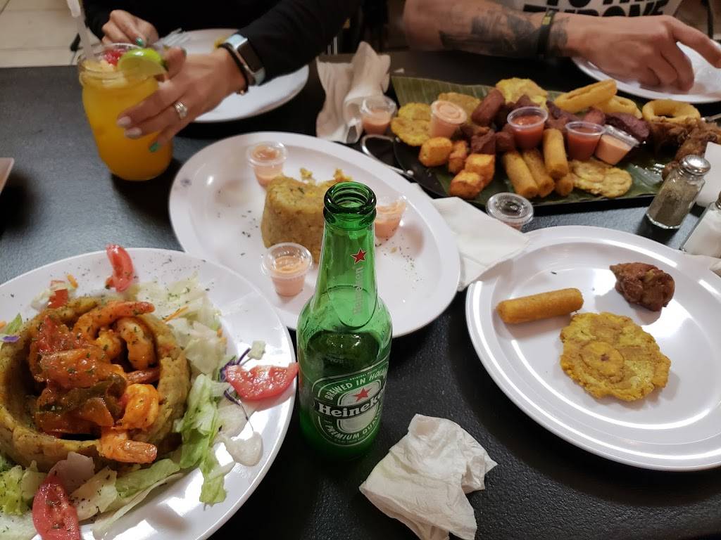 Antojitos Navideños todo el año | restaurant | 635 Robin Rd, Lakeland, FL 33803, USA | 8635006585 OR +1 863-500-6585