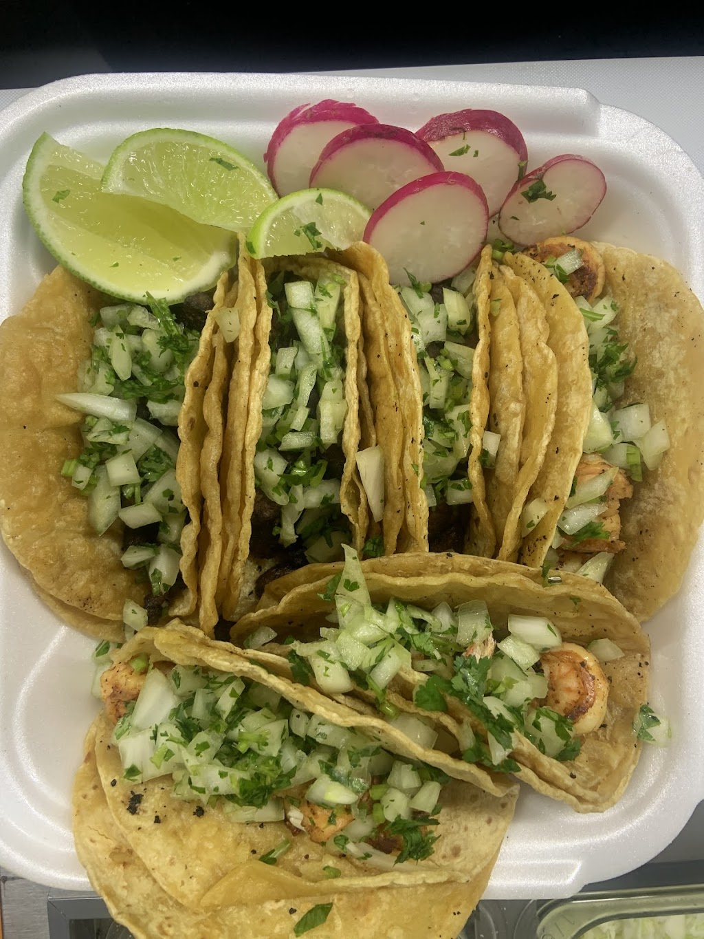 Pollo Fritos y Baleadas El Silbido | restaurant | 4812 Atlantic Blvd, Jacksonville, FL 32207, USA | 9044056242 OR +1 904-405-6242