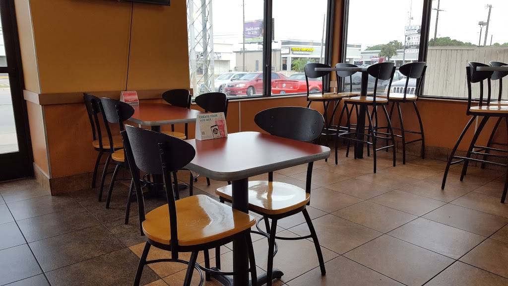 Jack in the Box | restaurant | 2405 Royal Ln, Dallas, TX 75229, USA | 9724061023 OR +1 972-406-1023