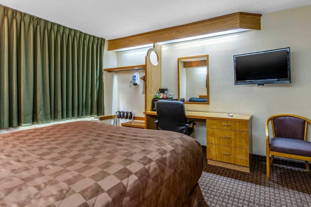 Rodeway Inn | restaurant | 5119 American Way, Memphis, TN 38115, USA | 9013634800 OR +1 901-363-4800